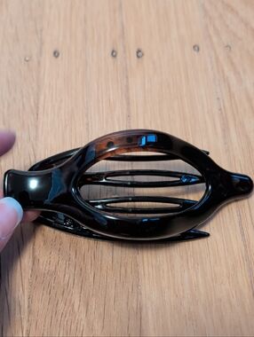 Classic Brown Tortoiseshell Womens Hair Claw Clip